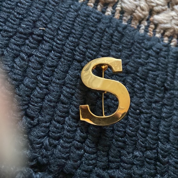 Brooch - Picture 2 of 5